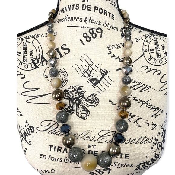 Statement Necklace   - Picture 1 of 3